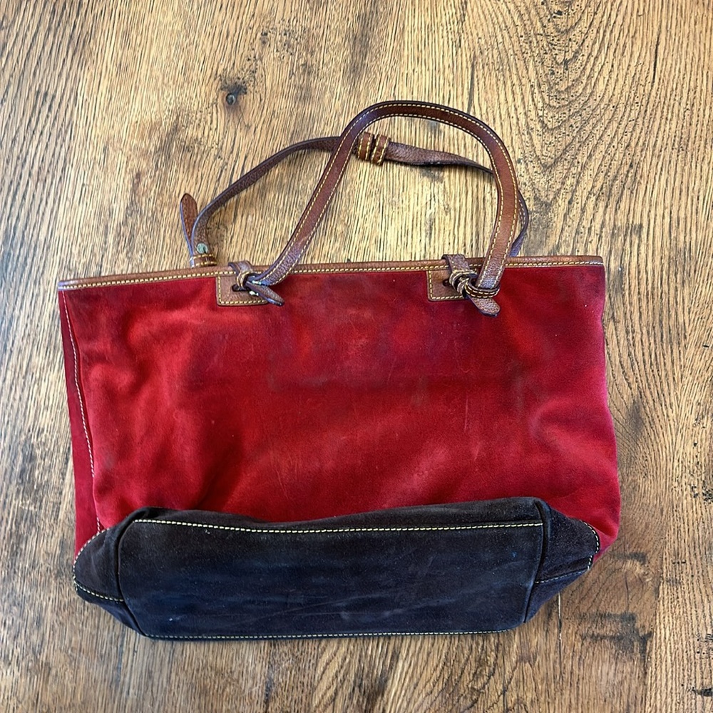 Beautiful Suede Dooney & Burke bag - Picture 3 of 3